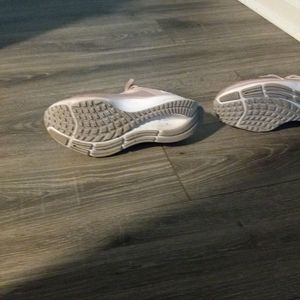 Nike Zoom  Coral size 7